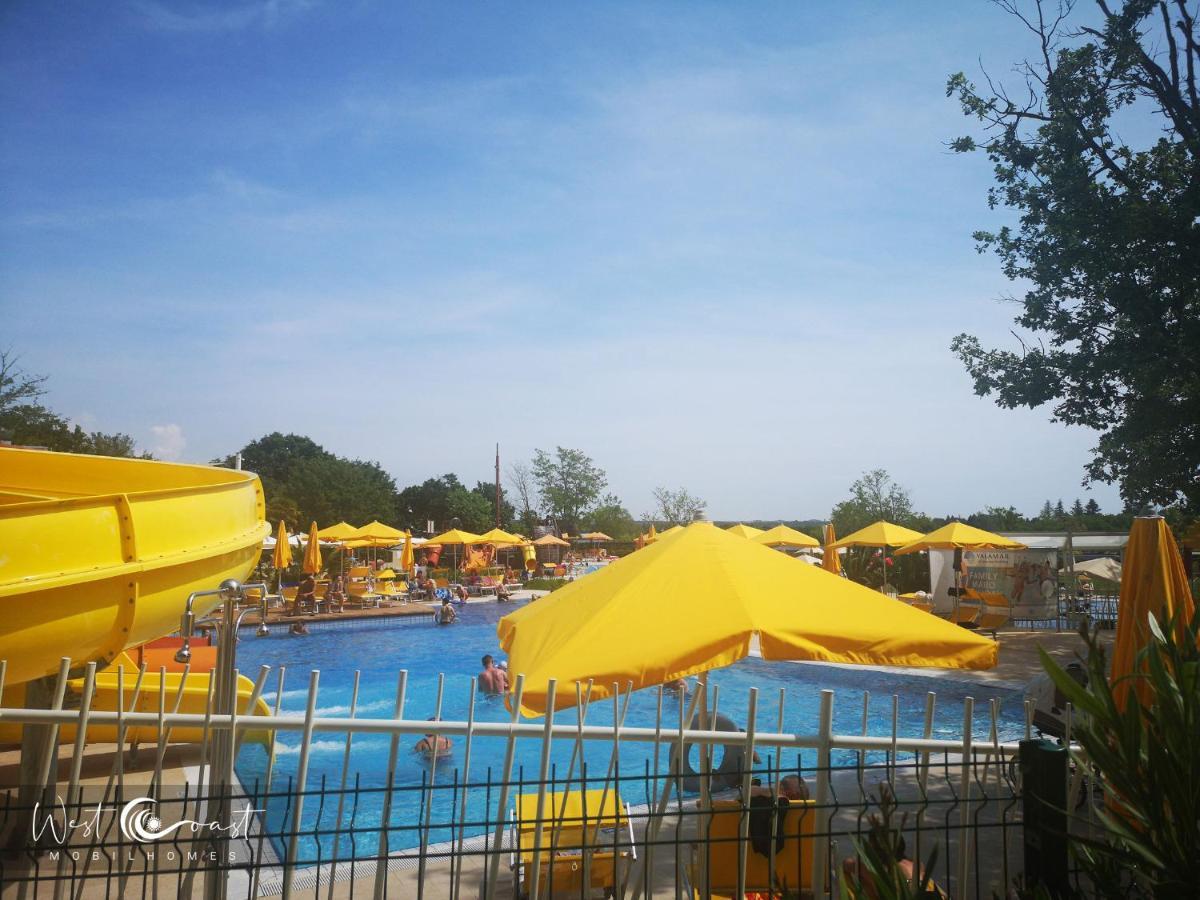 West Coast Mobilhome With Xxl Terrace Tar-Vabriga Екстериор снимка